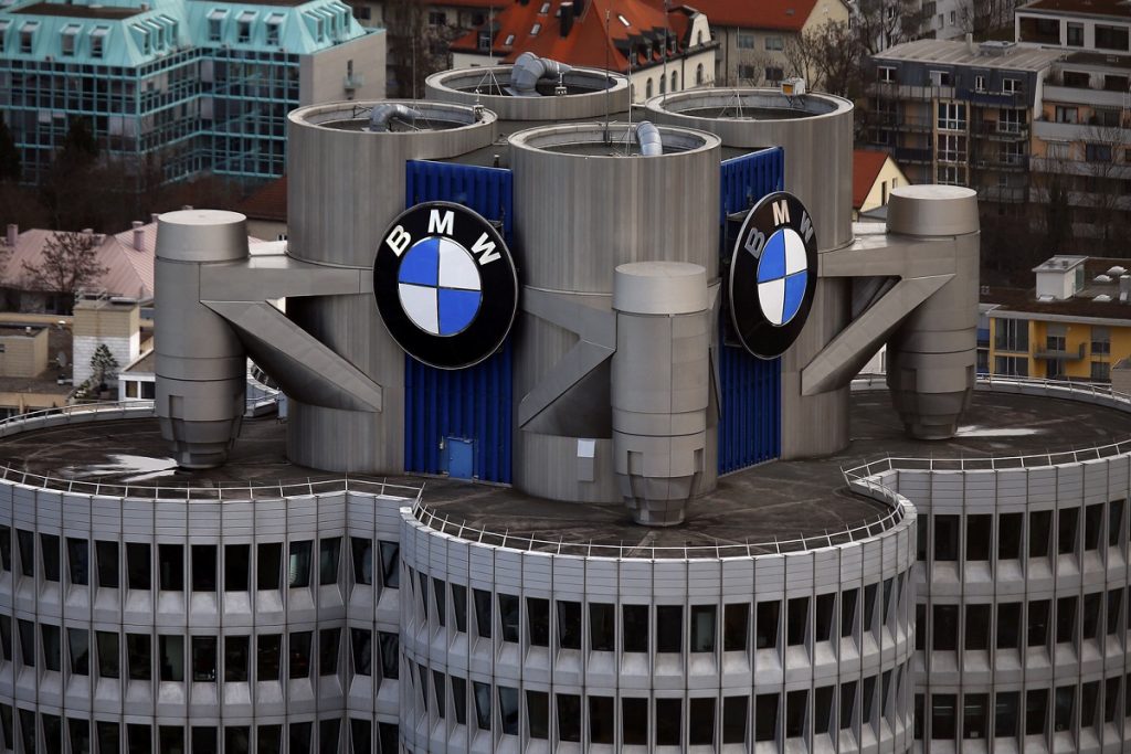 Những dòng sản phẩm nào của BMW đang được phân phối tại Việt Nam | Thảm lót sàn KATA