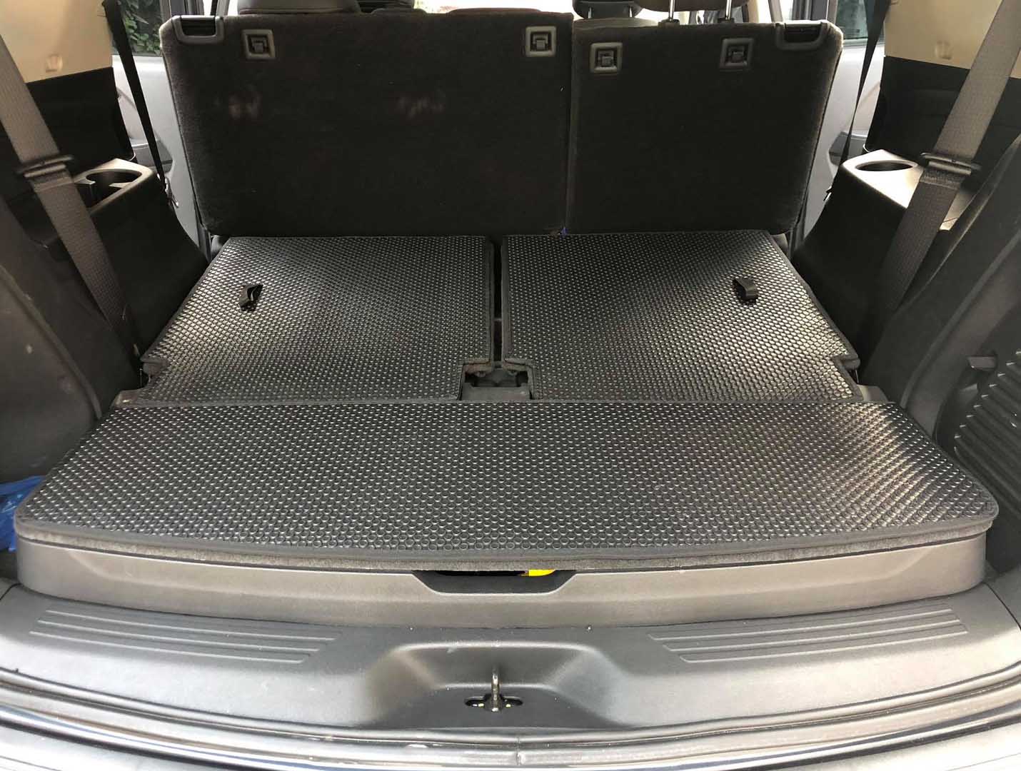 Thảm ốp lưng ghế hàng 2 Chevrolet Trailblazer