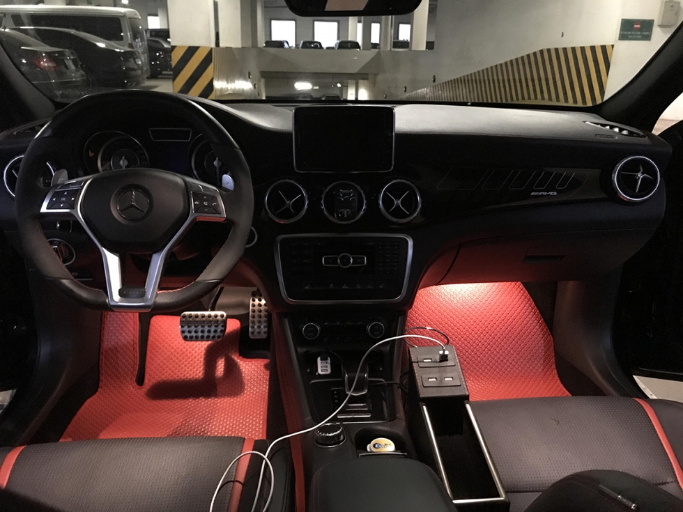 tham-lot-san-o-to-Mercedes-Benz-GLA,-CLA45-(4)