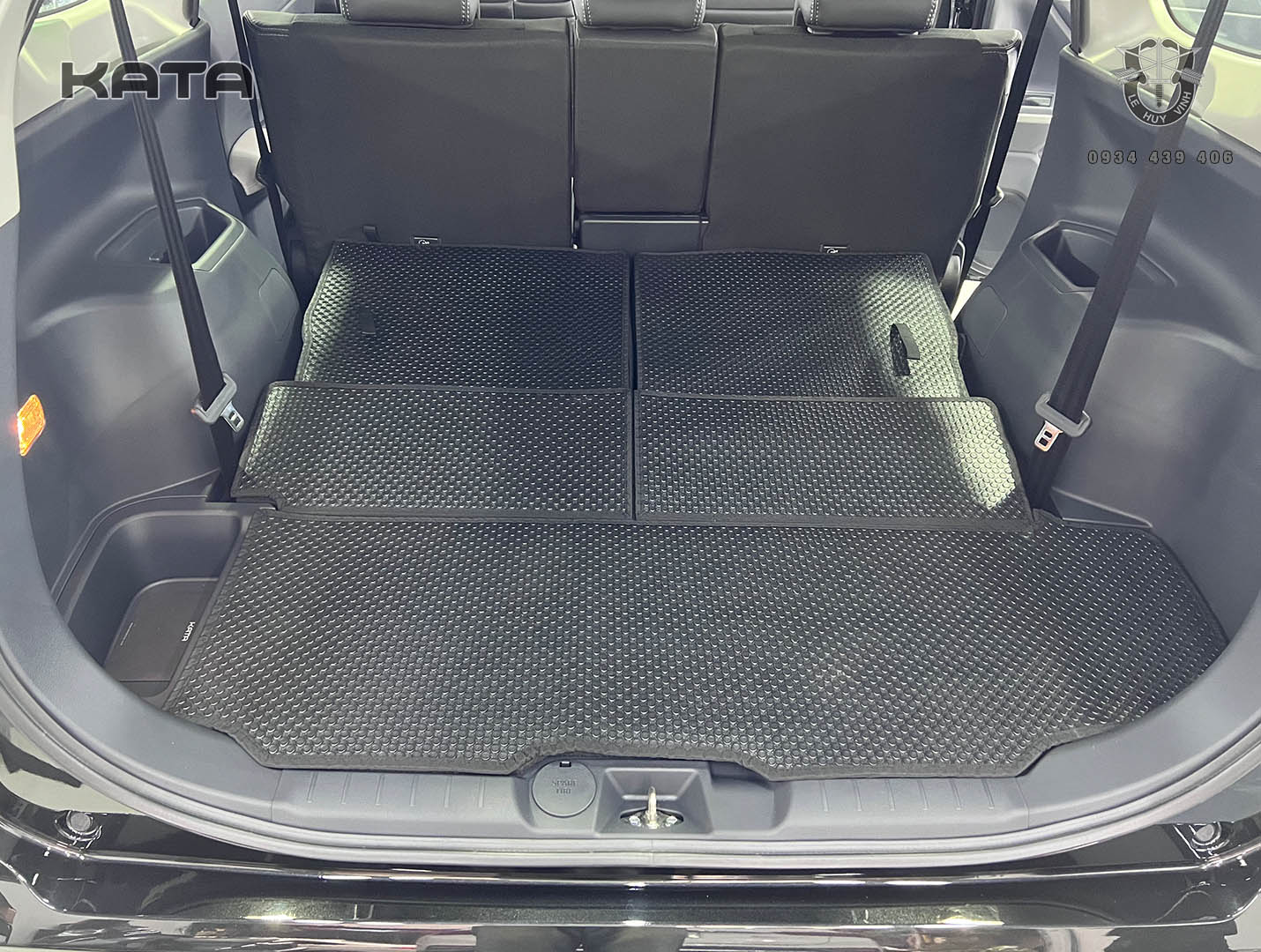 Thảm lót lưng ghế Toyota Veloz 2022